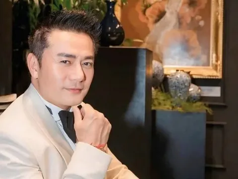 Diễn viên Trương Minh Cường gặp chấn thương nghiêm trọng, chống nạng tham gia sự kiện