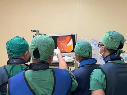 Chủ quan với những cơn đau bụng, người đàn ông mất túi mật