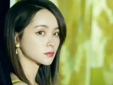 Nữ diễn viên nổi tiếng ly thân chồng hơn 18 tuổi vì 6 con chó cưng
