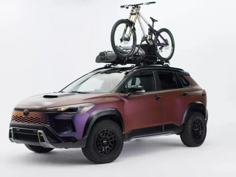 Toyota Corolla Cross bất ngờ thêm bản offroad: Gầm cao, lốp khủng, cốp thiết kế cực lạ, nhưng có chi tiết làm cho đẹp chứ không mấy tác dụng