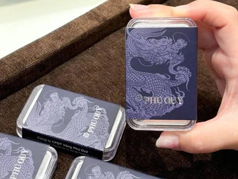 Giá bạc tiếp đà giảm
