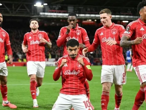 As Roma và Aston Villa thua sốc, Nottingham tạo lịch sử ở Europa League