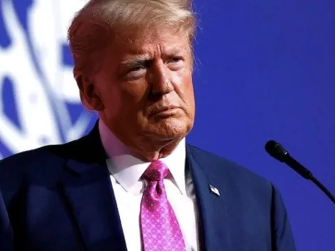 Ông Trump dọa áp thuế thêm 10% lên hàng hóa Canada