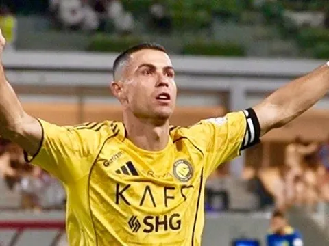 Ronaldo 40 tuổi và bàn thắng thứ 950