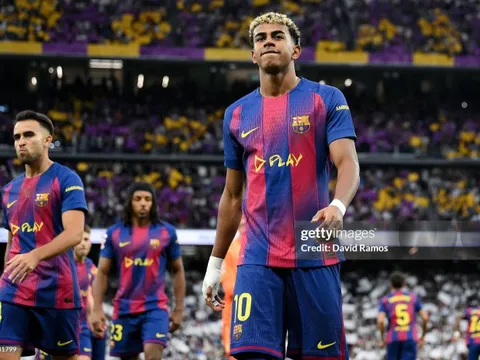 Yamal liên tục bị khiêu khích, Vinicius "nổi điên" trong ngày Real Madrid đả bại Barcelona