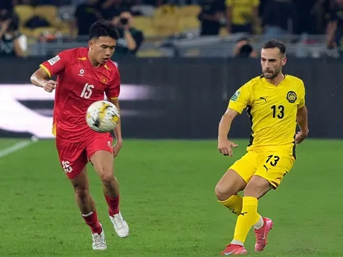 LĐBĐ Malaysia thuê người ngoài điều tra bê bối gian lận nhập tịch