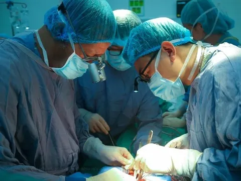 Một bệnh viện tại Việt Nam làm nên loạt kỳ tích "lần đầu tiên", khiến giới chuyên môn nể phục