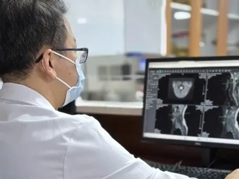 Liệt tứ chi vì 'thú vui' bóng cười