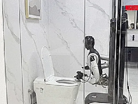 Robot Trung Quốc khiến thế giới sững sờ: Từ cọ bồn cầu đến chơi đàn piano như nghệ sĩ