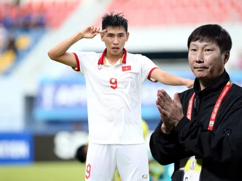 U23 Việt Nam có “đôi đũa lệch” khổng lồ & tý hon, gấp rút chuẩn bị cho SEA Games trên đất Thái Lan?