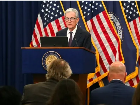 Fed tiếp tục hạ lãi suất ở mức 0,25%, đối mặt bất ổn lớn vì thiếu dữ liệu kinh tế và nội bộ chia rẽ mạnh