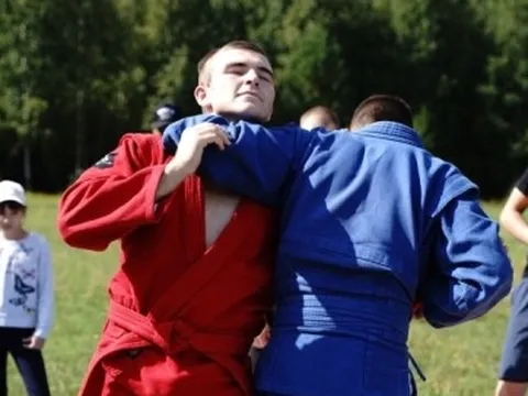 Môn võ người Nga giỏi nhất thế giới, sản sinh ra ‘Độc cô cầu bại’ MMA