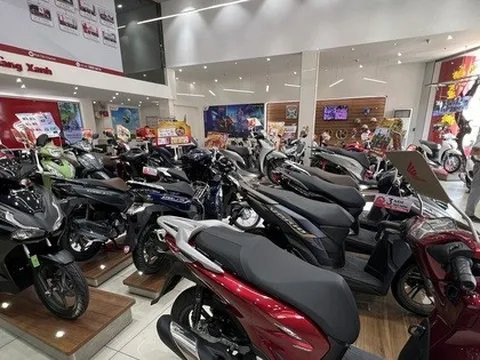 Qua thời hoàng kim, đại lý xe máy chật vật rao bán từng chiếc