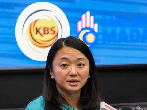 Bộ trưởng Malaysia bi quan trong ngày phán quyết vụ gian lận nhập tịch