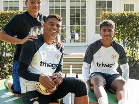 Con trai cựu danh thủ Brazil khoác áo đội tuyển U15 Anh