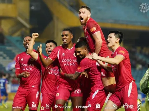 Công nghệ VAR giúp CLB CAHN giành 3 điểm