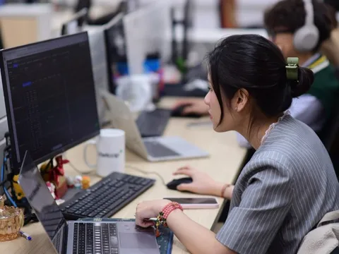 Cổ phiếu nhóm GEX, Vingroup đồng loạt 'đỏ', chứng khoán mất gần 30 điểm