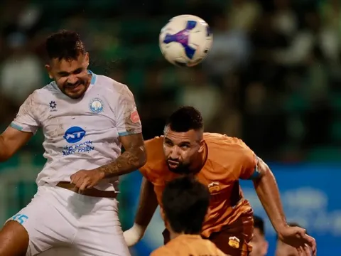 Đua vô địch V.League: CLB Hà Nội, Nam Định tung cờ trắng?