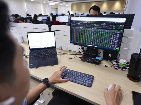 Định giá thị trường chứng khoán, tưởng ‘nóng’ nhưng thật bất ngờ nếu không tính nhóm Vingroup, Gelex