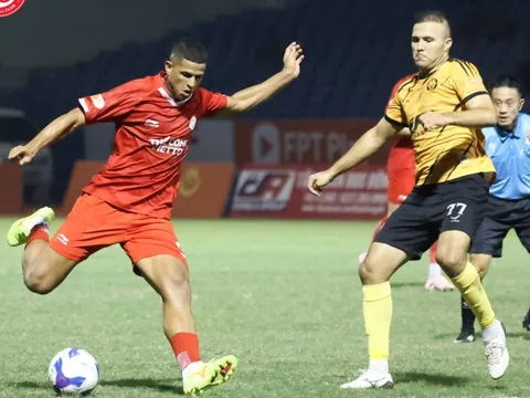 CLB Thanh Hóa bại trận vì người cũ