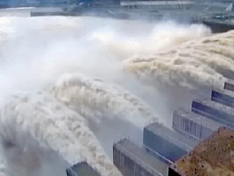 Kỳ tích chưa từng có: Quốc gia tỷ dân chặn đứng sông dữ trong 24 giờ, xây 2 đập thủy điện công suất khủng