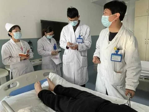 Người đàn ông cấp cứu giữa đêm vì uống thứ này trước khi ngủ: Bác sĩ cảnh báo “chứa chất độc mạnh”