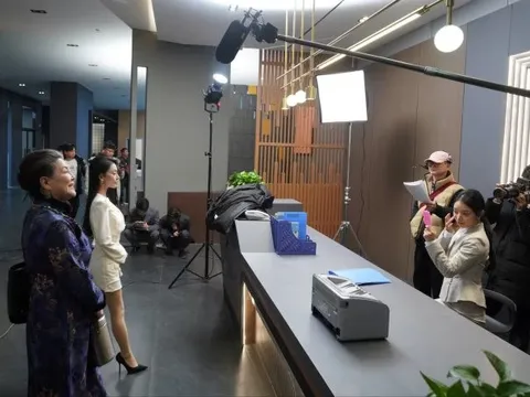 Làn sóng phim '2 phút' tại Trung Quốc: Thị trường gần 10 tỷ USD màu mỡ làm rung chuyển hệ thống truyền hình, điện ảnh truyền thống