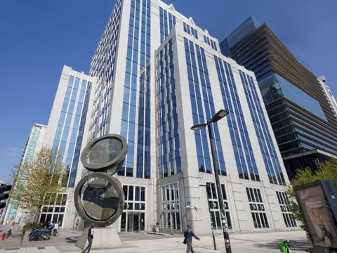 Châu Âu bất ngờ dỡ phong tỏa tài sản của nhà đầu tư Nga, không cần xin phép Mỹ