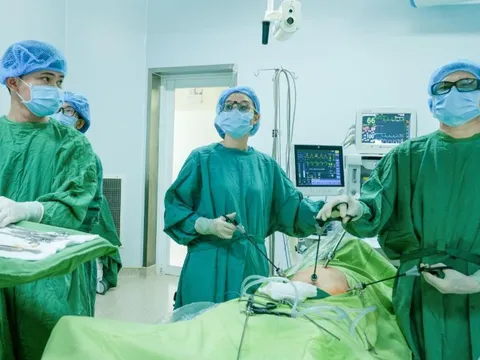 Người phụ nữ có khối u khổng lồ, tưởng như đang mang thai tháng thứ 6