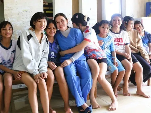 Chuyện ít biết về nghề điều dưỡng đặc biệt và "toa thuốc chữa lành" trái tim tổn thương