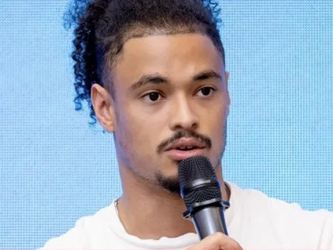 Cựu cầu thủ Pháp mất chân vì não mô cầu, biến đau thương thành cảm hứng