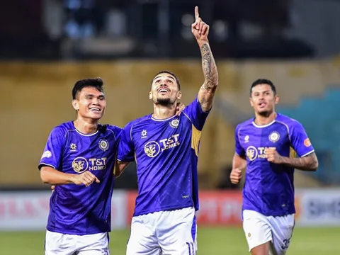 Cầu thủ nhập tịch Hoàng Hên tỏa sáng giúp Hà Nội FC thắng đậm