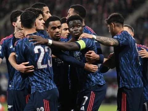 Champions League: Đại thắng Slavia Prague 3-0, Arsenal áp sát ngôi đầu