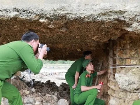 Trụ cầu sông Lô trơ lõi thép: Công an Phú Thọ vào cuộc