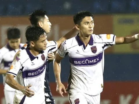 Becamex TPHCM giành trận thắng đầu tiên trên sân nhà