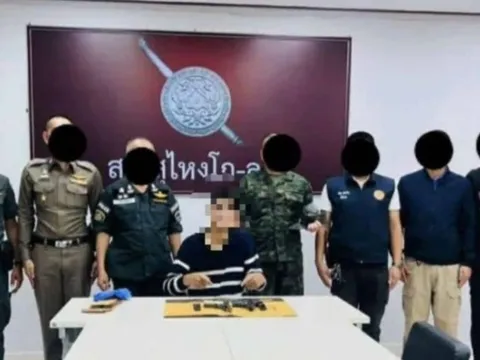 Cựu cầu thủ nhập tịch Malaysia ra đầu thú