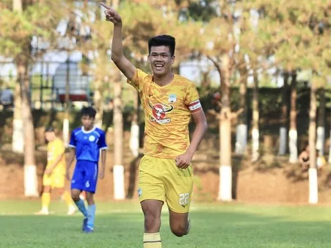 Đấu Trung Quốc và Hàn Quốc, HLV Kim Sang-sik điền tên cầu thủ cao 1m95 cho tuyển Việt Nam