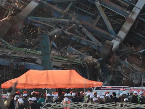 Sập công trình quan trọng tại nhà máy điện Hàn Quốc, nhiều người bị mắc kẹt