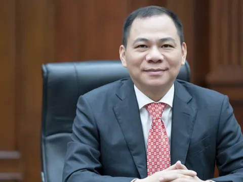 Tỉ phú Phạm Nhật Vượng cùng hai con trai lập công ty hàng không vũ trụ