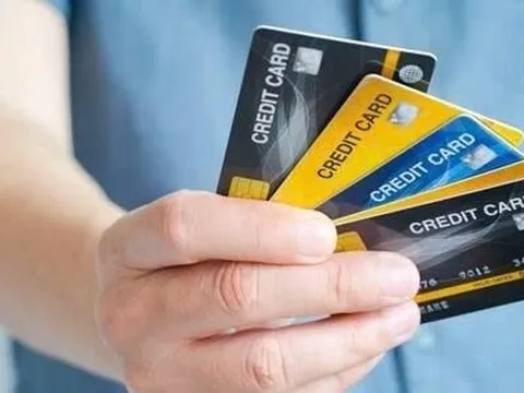 Sáng nhận giao dịch chuyển 54 triệu đồng, chiều tài khoản bị phong tỏa, ngân hàng không cho mở tài khoản mới trong 3 năm, người đàn ông báo công an