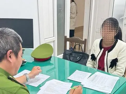 Một cú click, bay nửa tỉ đồng: cặp vợ chồng sập bẫy đường link mạo danh công an