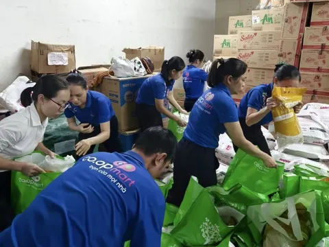 Saigon Co.op chi viện hàng chục tấn hàng thiết yếu cứu trợ vùng bão