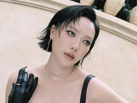 Hình ảnh lạ cùng thần thái lạnh lùng hiếm thấy của Diệu Nhi