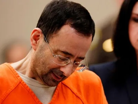 100 VĐV nữ bị tấn công tình dục, 37.000 ảnh khiêu dâm trẻ em,... giới thể thao choáng váng vì bác sĩ "yêu râu xanh"