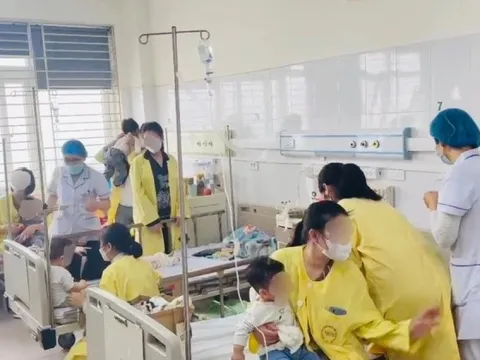 Nhiều trẻ nhỏ nhập viện vì cúm A: Cảnh báo nguy cơ biến chứng nặng