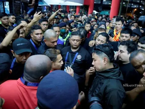 Giữa scandal “nhập tịch lậu”, bóng đá Malaysia lại bị AFC “sờ gáy” một vụ bê bối khác