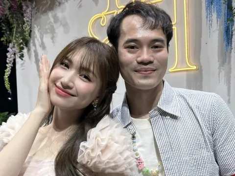 Hoà Minzy làm lộ bạn gái Văn Toàn