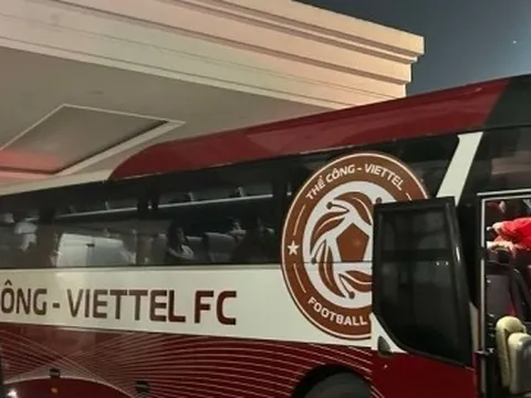 Trận đấu tại V.League bị hoãn vì tắc đường