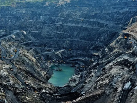 Thu về gần 500 tỷ mỗi ngày dù lượng hàng tồn kho cao kỷ lục: DN này kinh doanh gì, lời lãi ra sao?