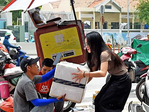 AI và mạng xã hội vào cuộc đua mua sắm cuối năm